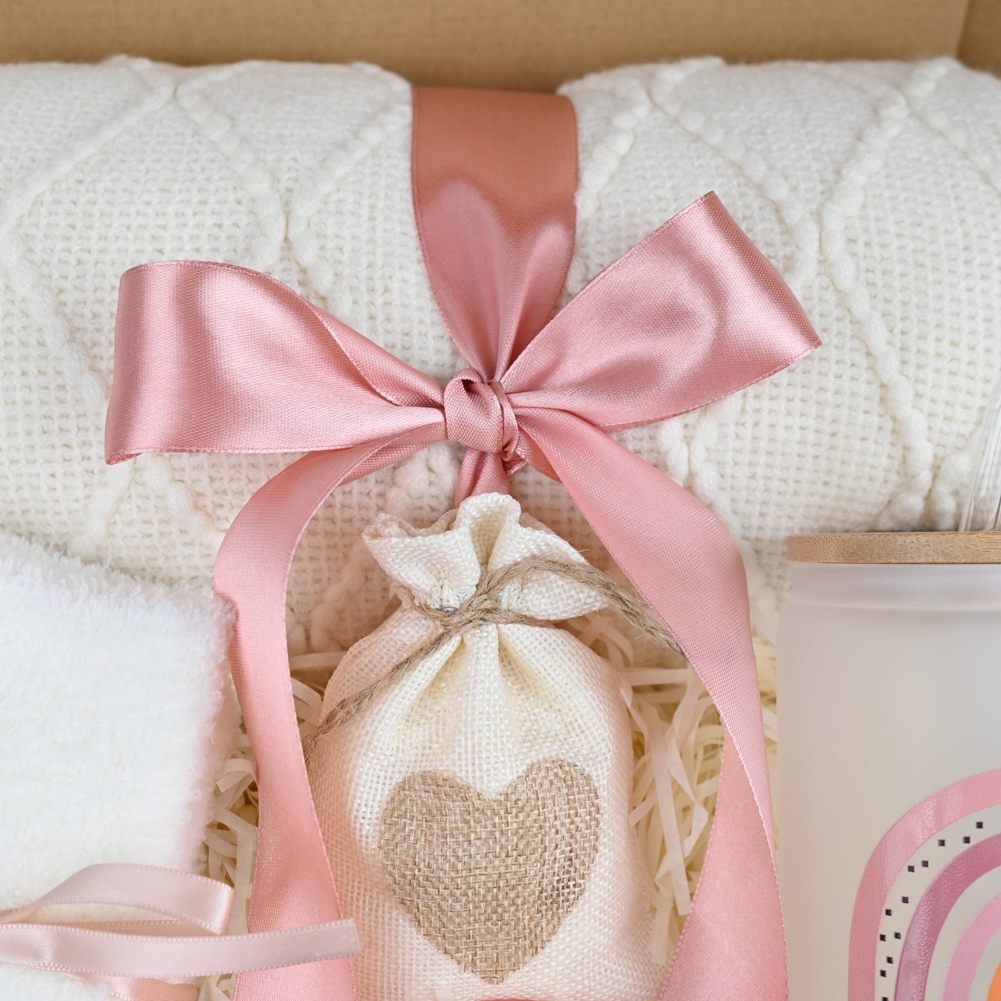 Cozy Gift box with blanket